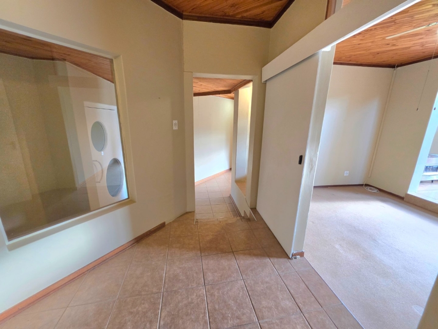 5 Bedroom Property for Sale in Panorama Free State